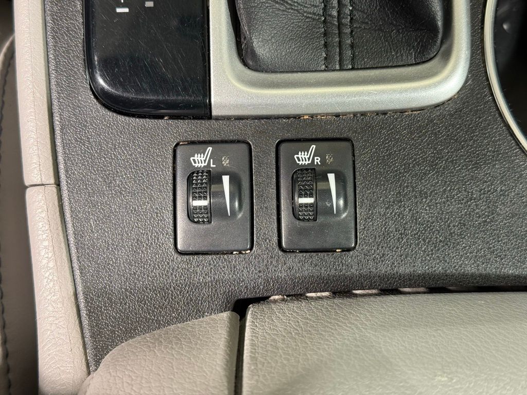 Thumbnail: 2015 Toyota Highlander - 31