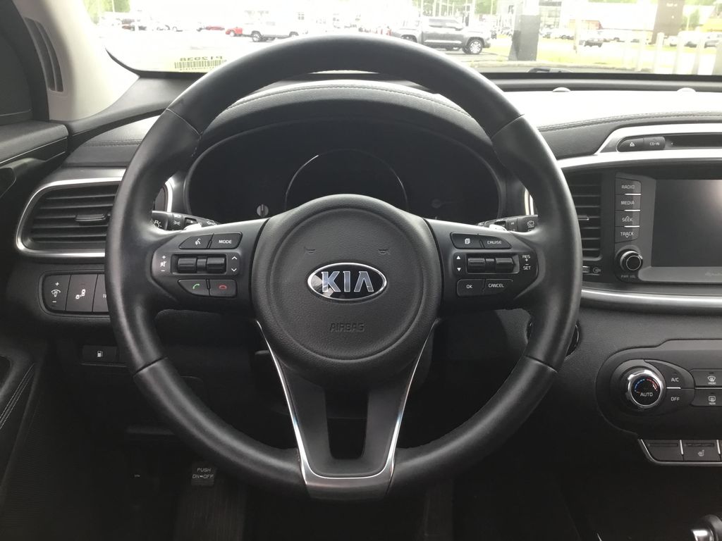 2017 Kia Sorento EX 16