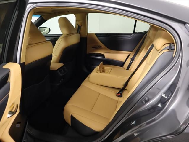 Thumbnail: 2025 Lexus ES - 22