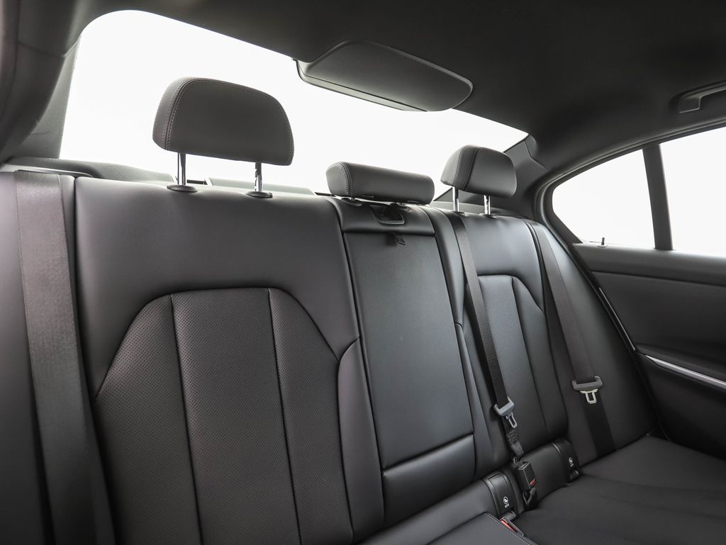 Thumbnail: 2023 BMW 3 Series - 28