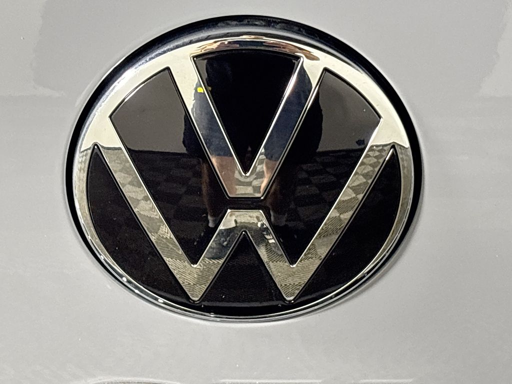 2025 Volkswagen Golf GTI 2.0T SE