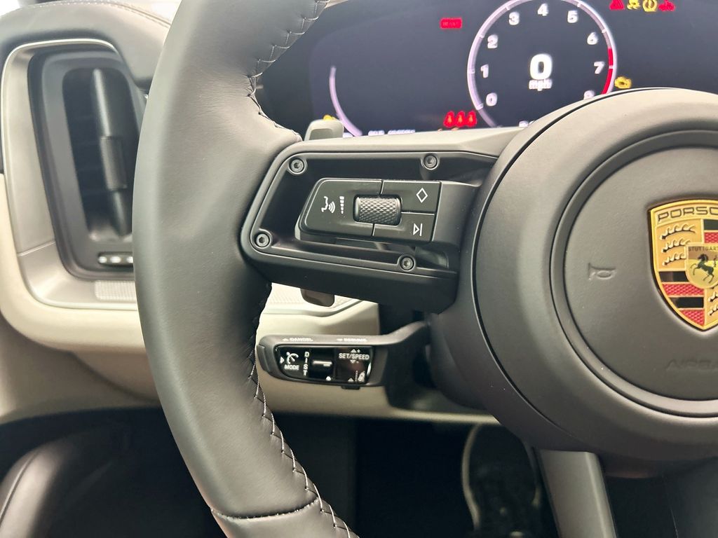 Thumbnail: 2026 Porsche Cayenne - 13