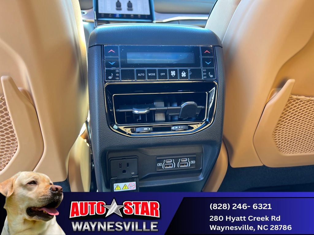 new 2025 Jeep Grand Cherokee car, priced at $57,990