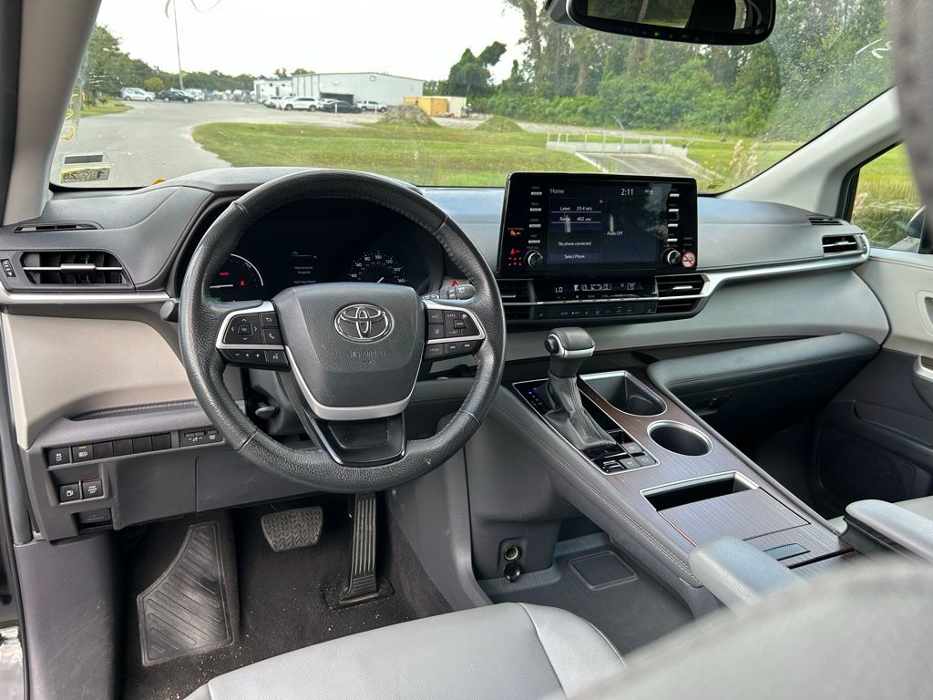 Thumbnail: 2024 Toyota Sienna - 11
