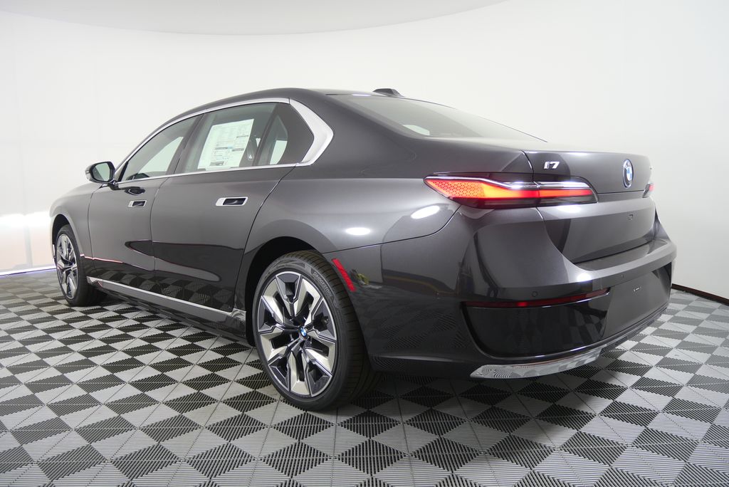 Thumbnail: 2026 BMW i7 - 5