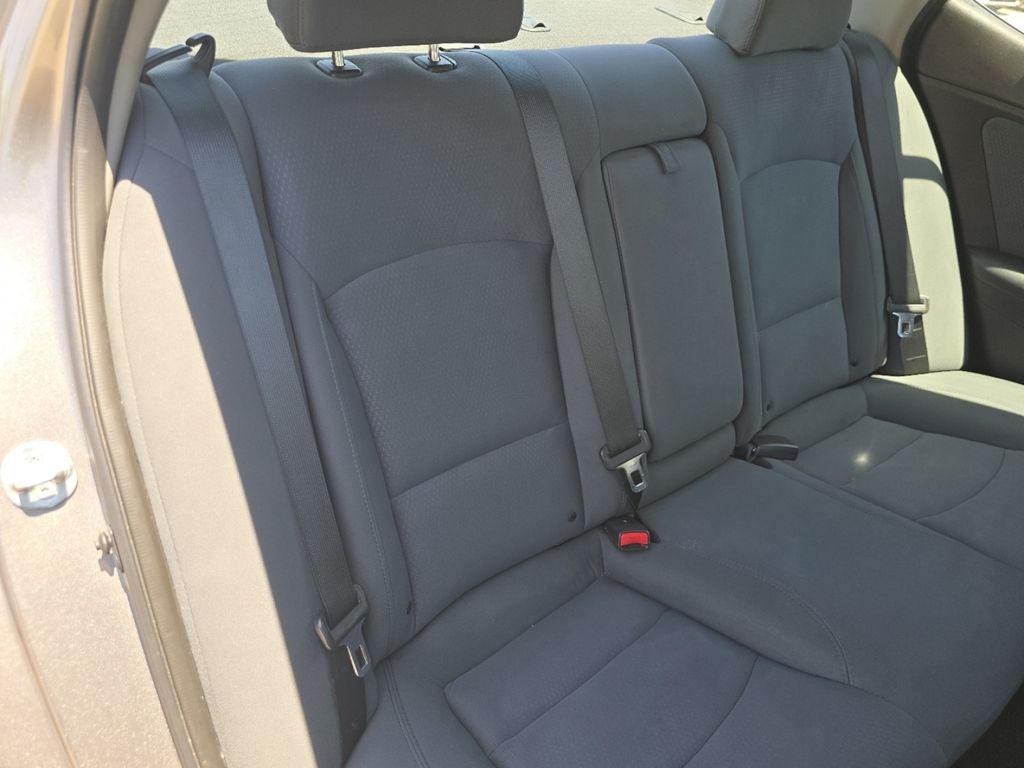 Used 2015 Silver Kia LX image 18