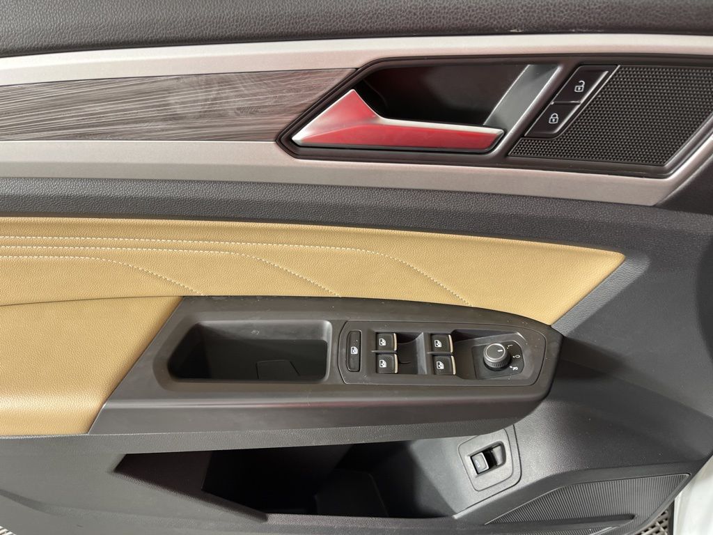 Thumbnail: 2022 Volkswagen Atlas - 27