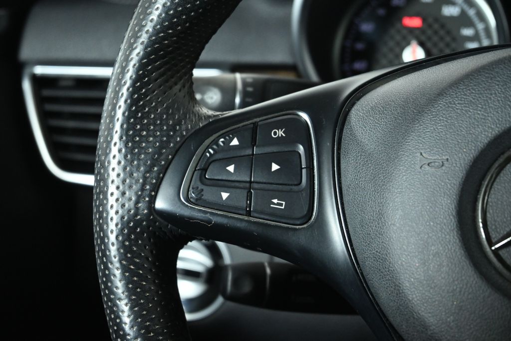 Thumbnail: 2016 Mercedes-Benz GLE - 18