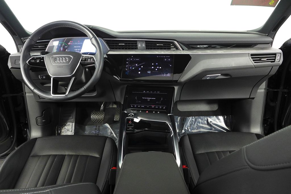 Thumbnail: 2024 Audi Q8 e-tron - 25