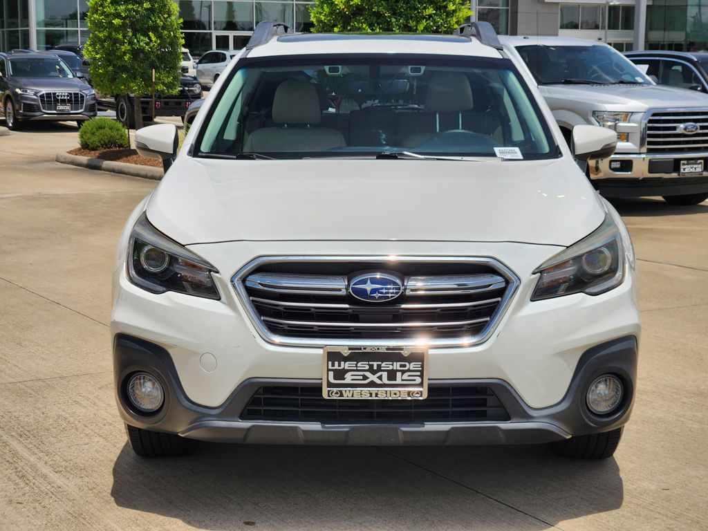 2019 Subaru Outback 2.5i White at Legacy Ford