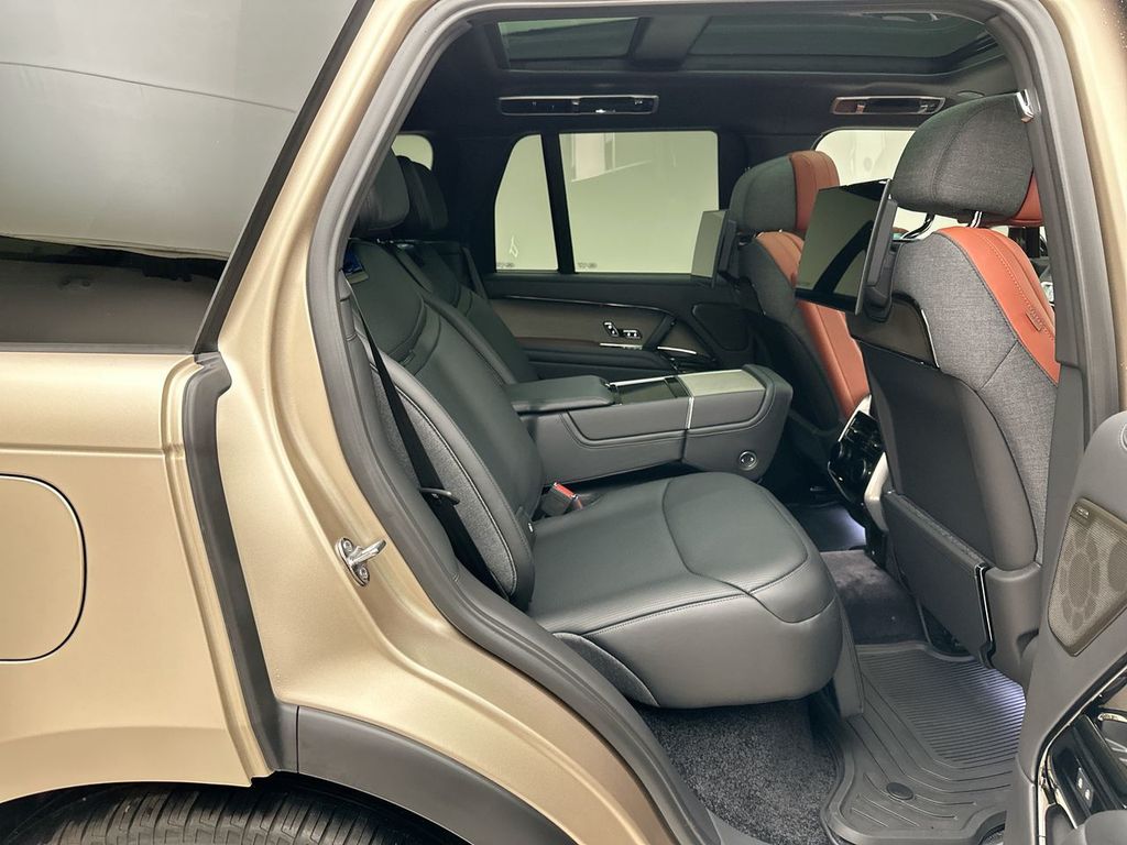 Thumbnail: 2026 Land Rover Range Rover - 19