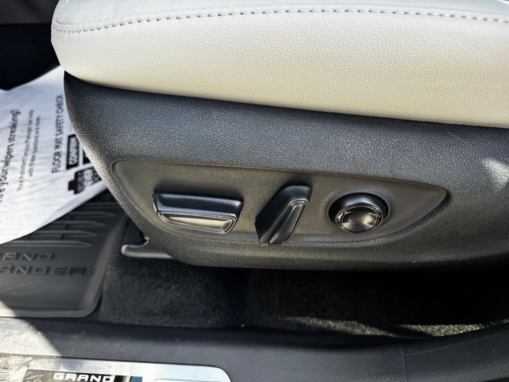 New 2026 Toyota Grand Highlander Hybrid SUV
