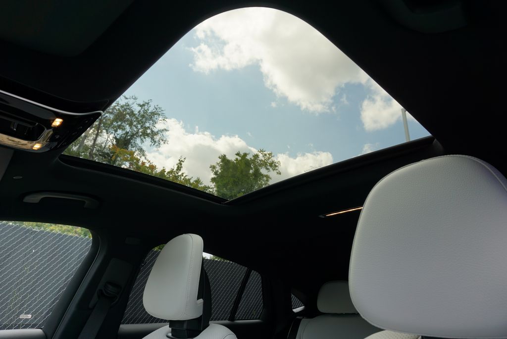 Thumbnail: 2026 Mercedes-Benz GLC - 12