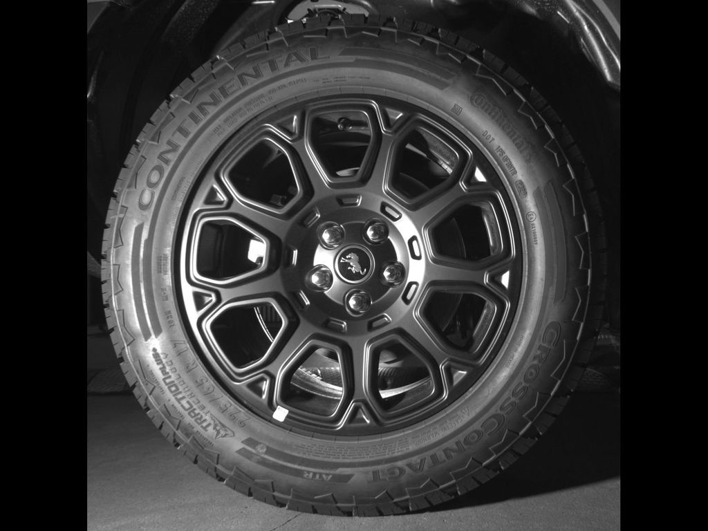 New 2026 Azure Gray Metallic Tri-Coat Ford Badlands® image 11