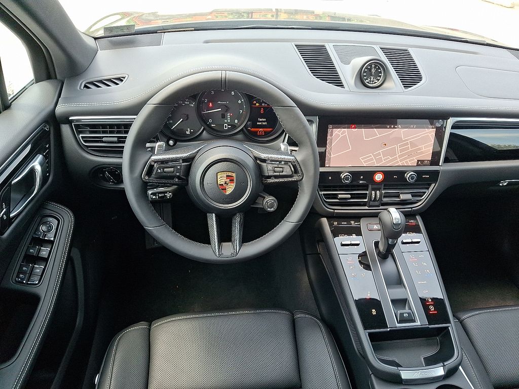 Thumbnail: 2025 Porsche Macan - 13