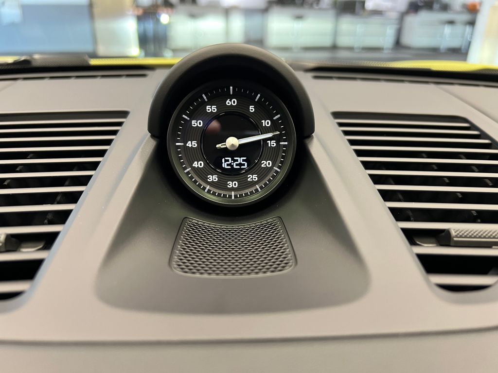 Thumbnail: 2026 Porsche 911 - 21