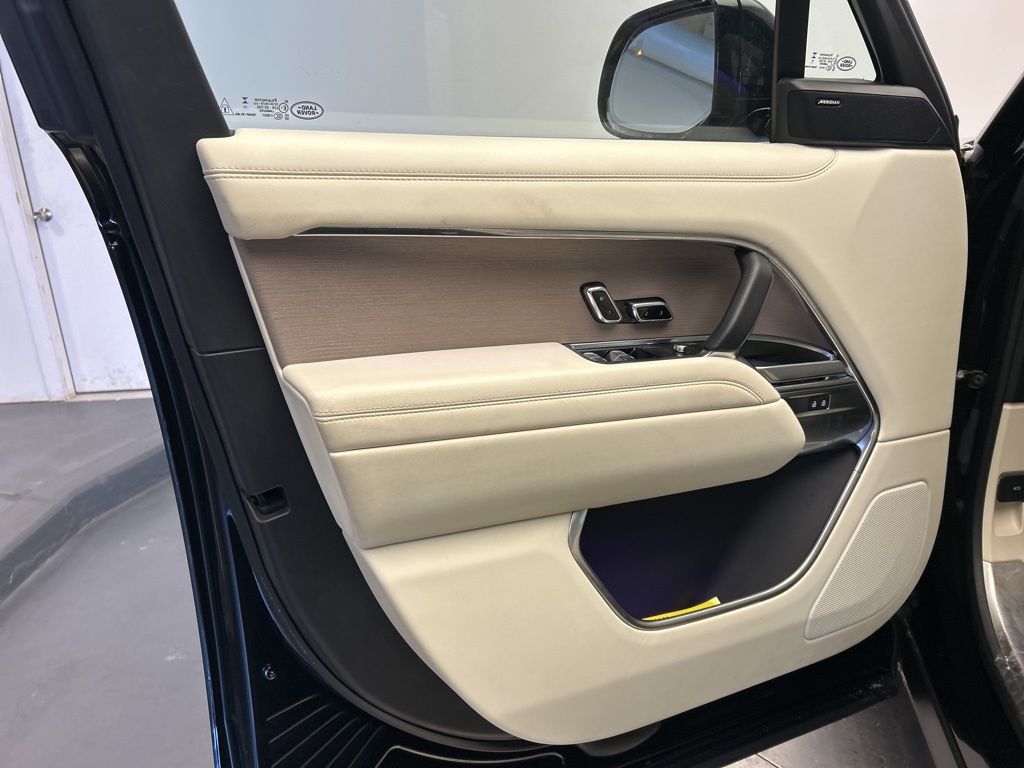 Thumbnail: 2023 Land Rover Range Rover - 11