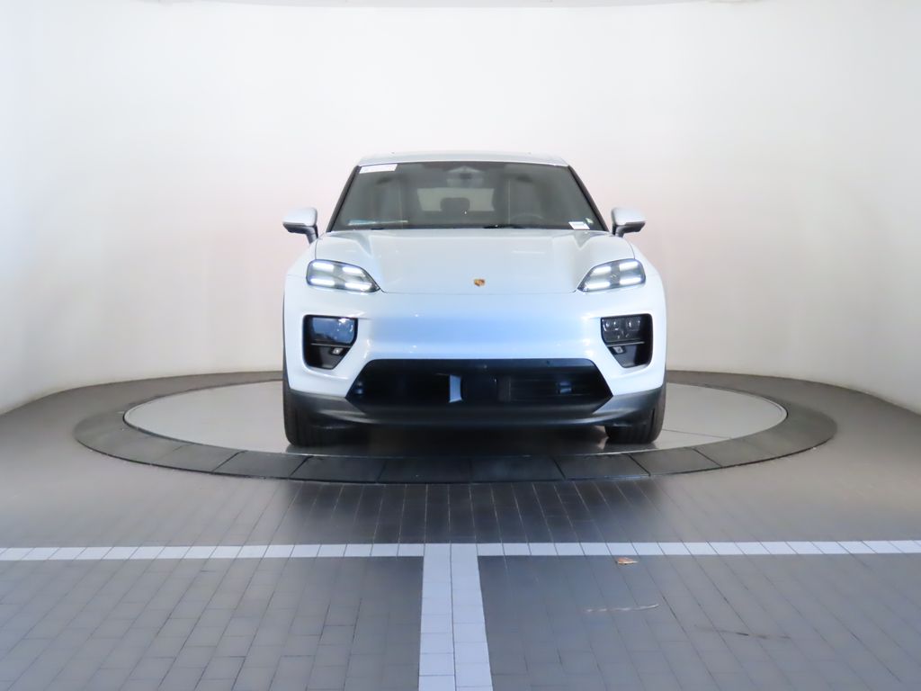 Thumbnail: 2025 Porsche Macan - 10