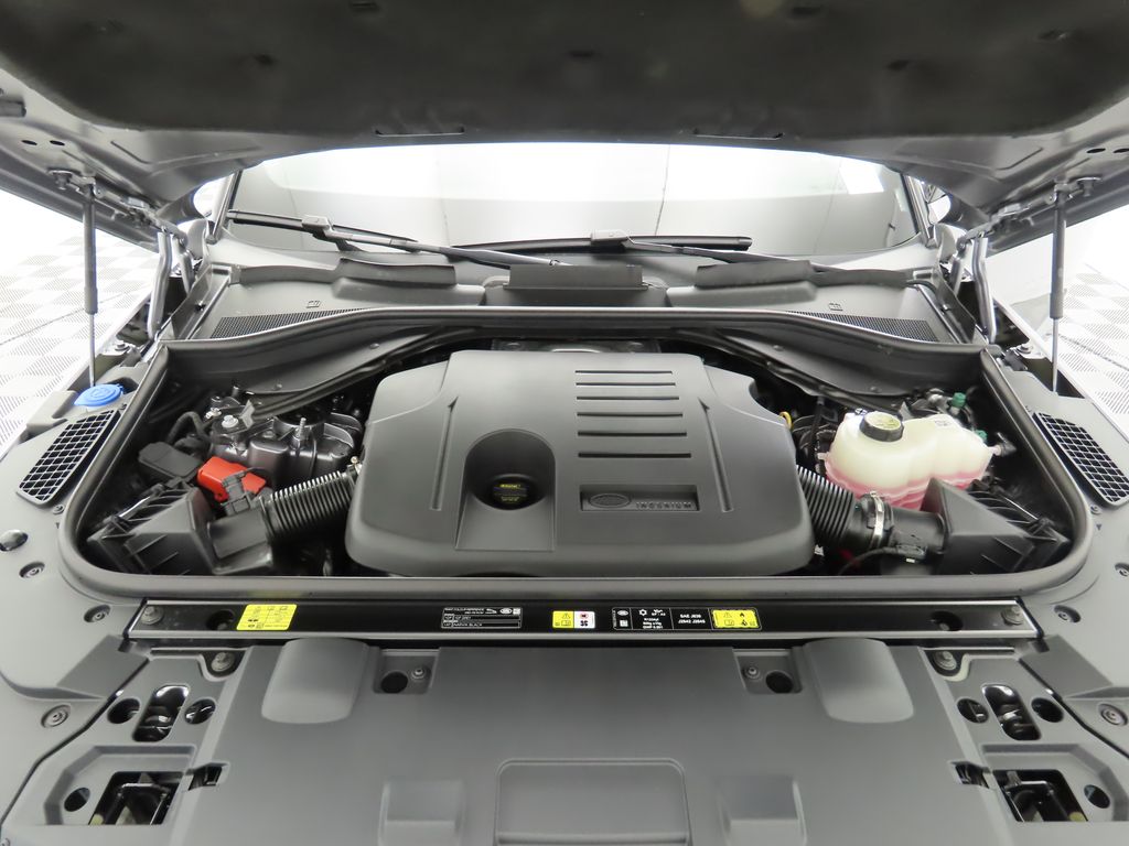 2025 Land Rover Range Rover Sport SE 31