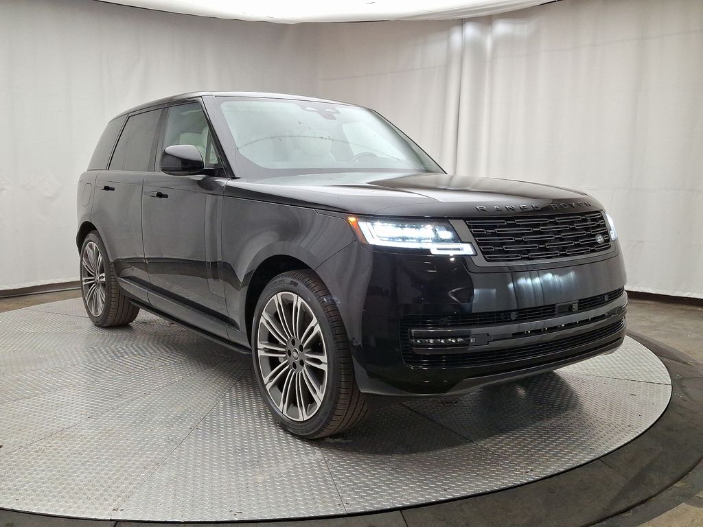 2025 Land Rover Range Rover SE 2