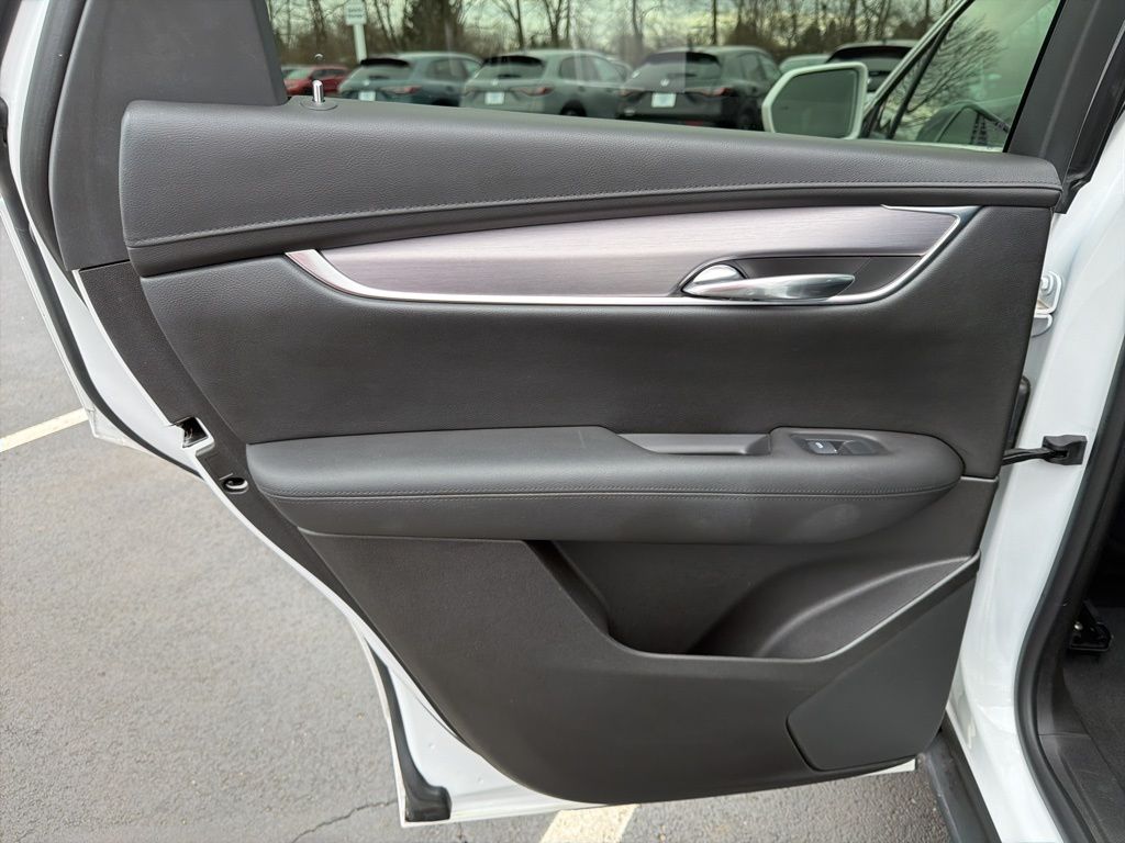 Thumbnail: 2017 Cadillac XT5 - 21