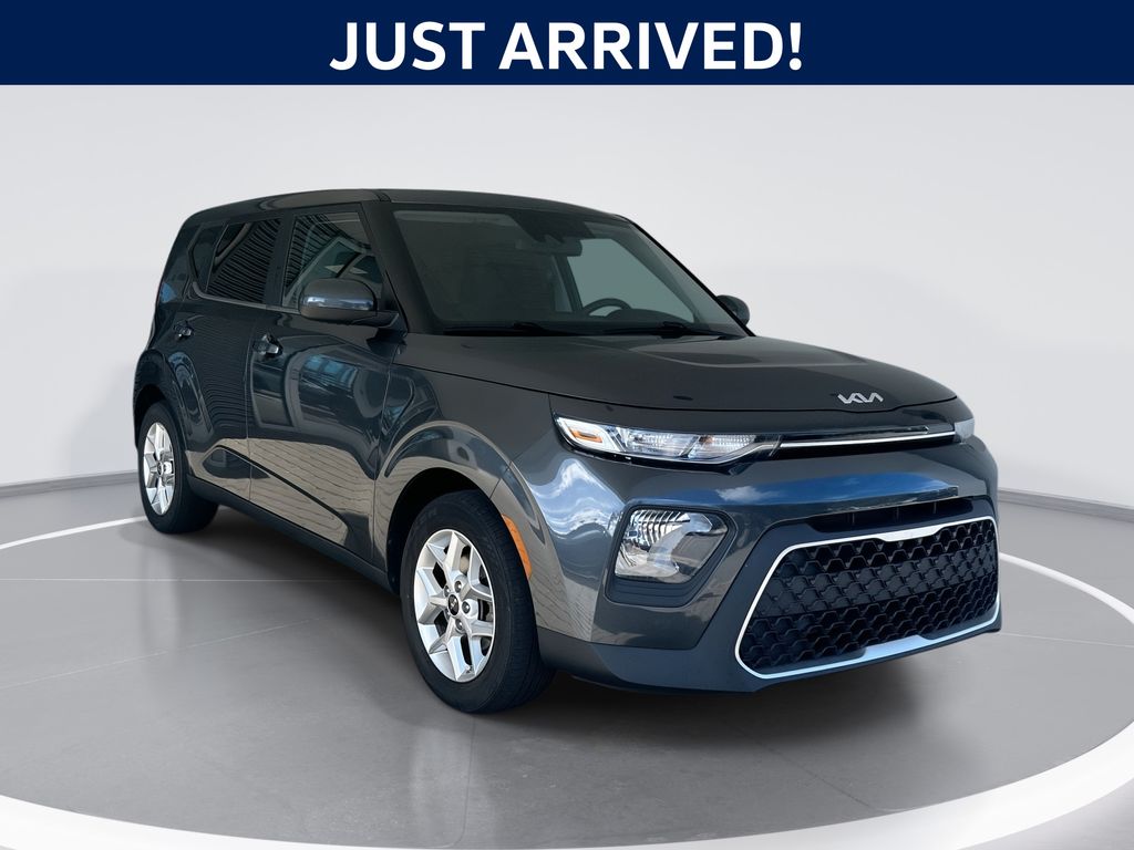 Gravity Gray 2022 Kia Soul SUV / Crossover Front-Wheel Drive Continuously Variable Transmission