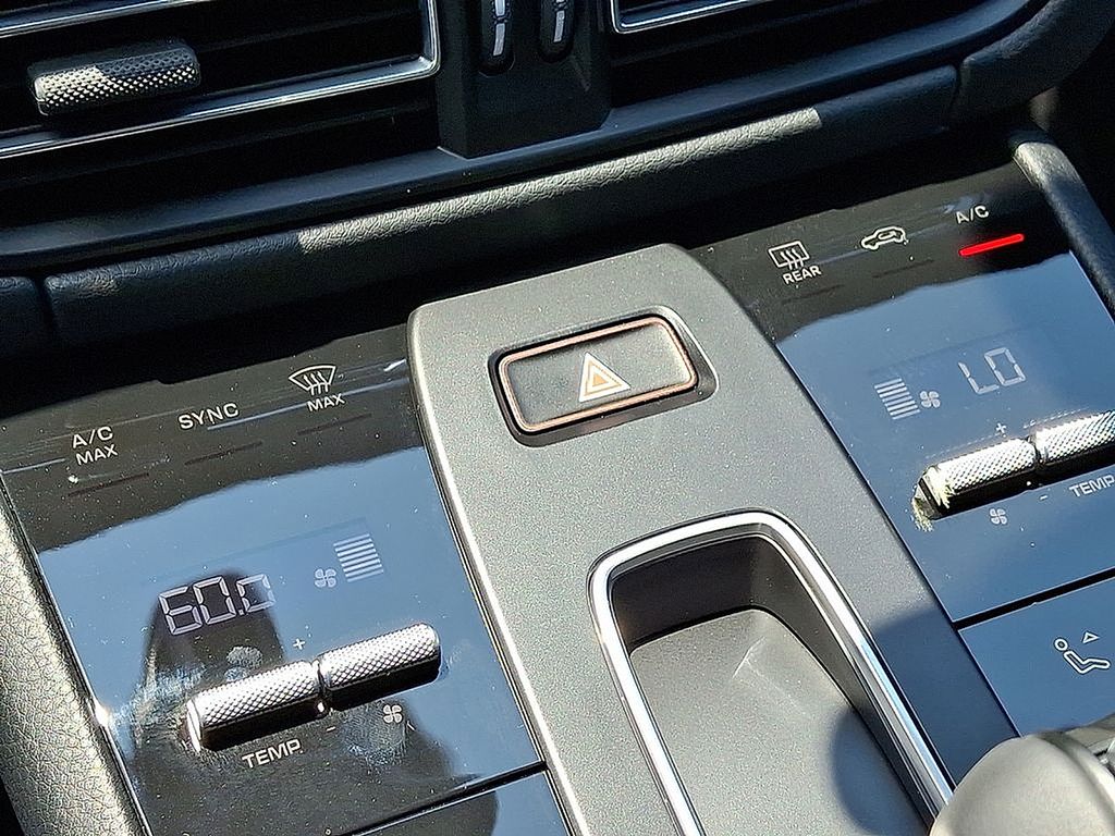 Thumbnail: 2025 Porsche Macan - 18