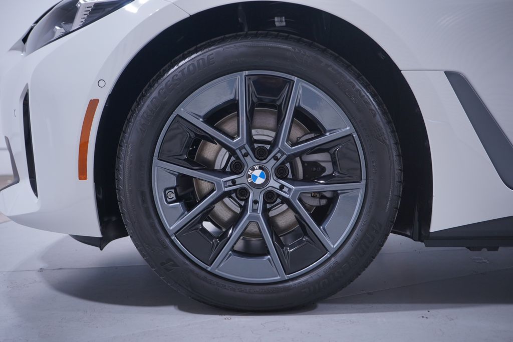 Thumbnail: 2025 BMW i4 - 2