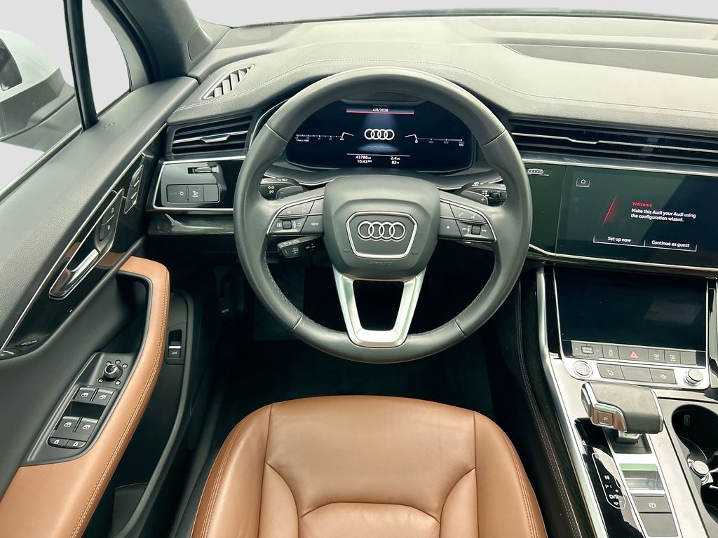 Thumbnail: 2023 Audi Q7 - 10