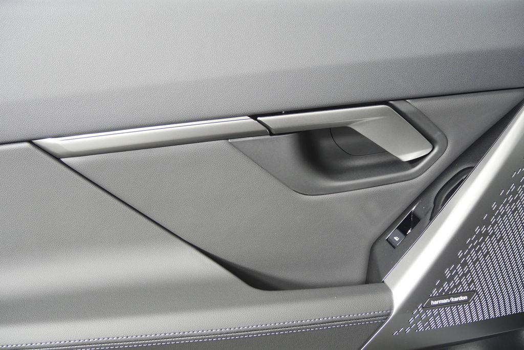 Thumbnail: 2026 BMW i5 - 13