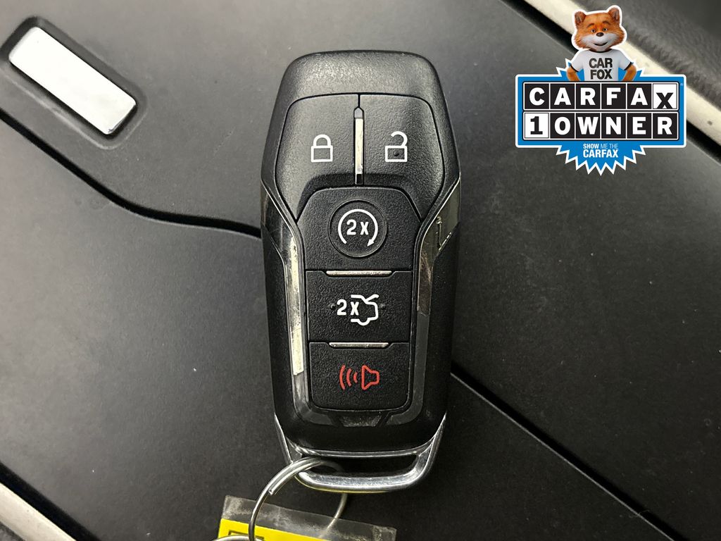 Used 2013 Black Lincoln Base image 35