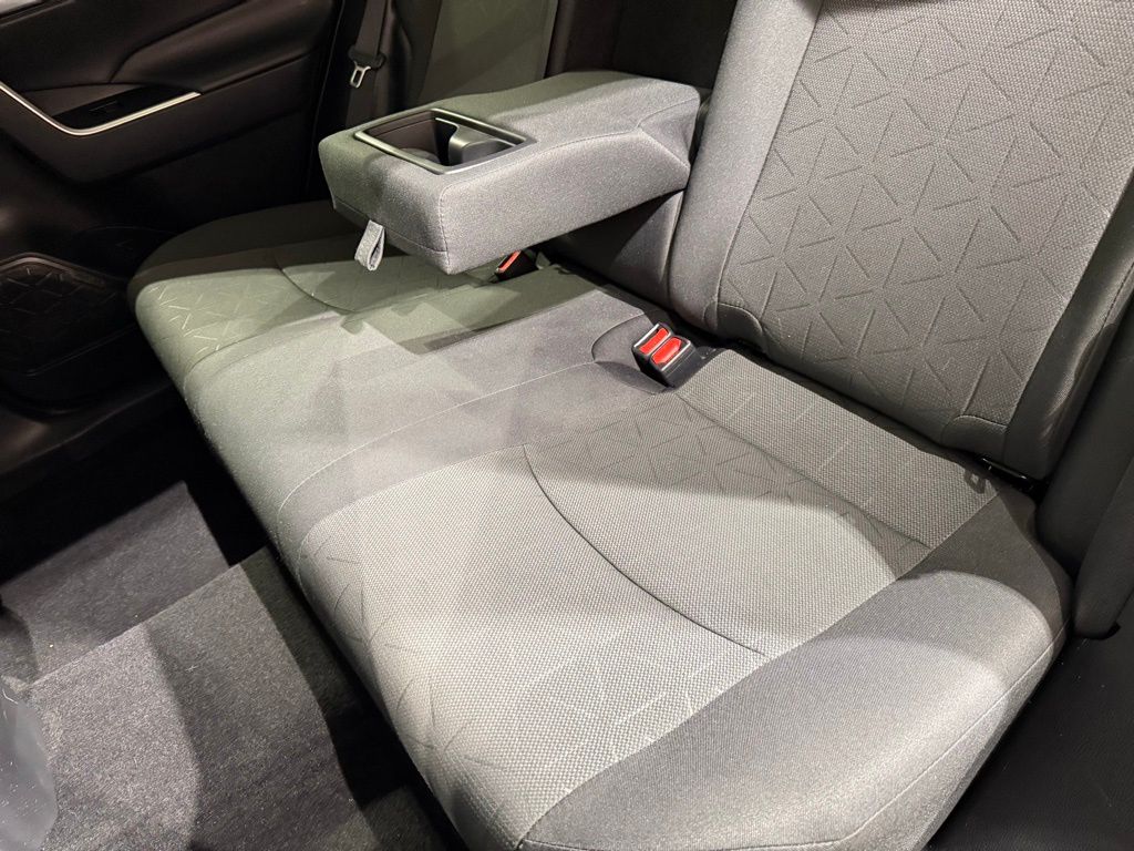 2024 Toyota RAV4 XLE 19