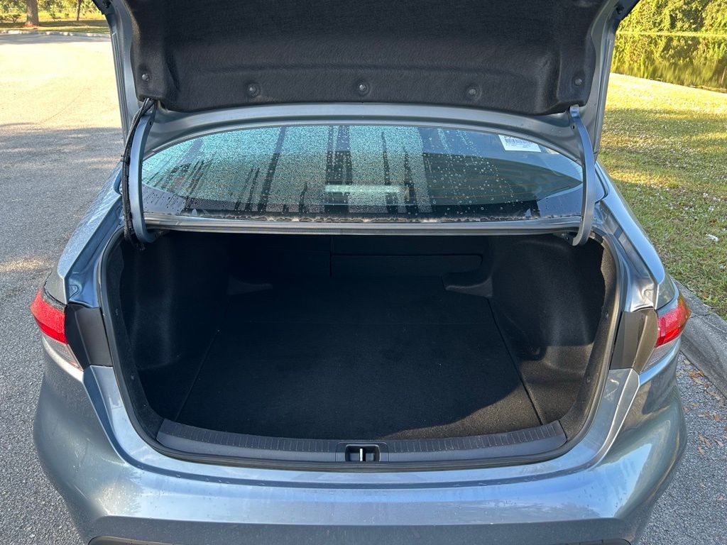 Thumbnail: 2025 Toyota Corolla - 10