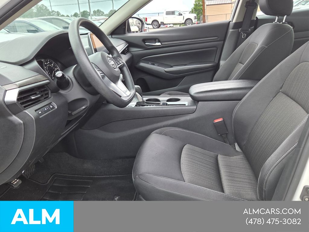 2025 Nissan Altima SV - Photo 6