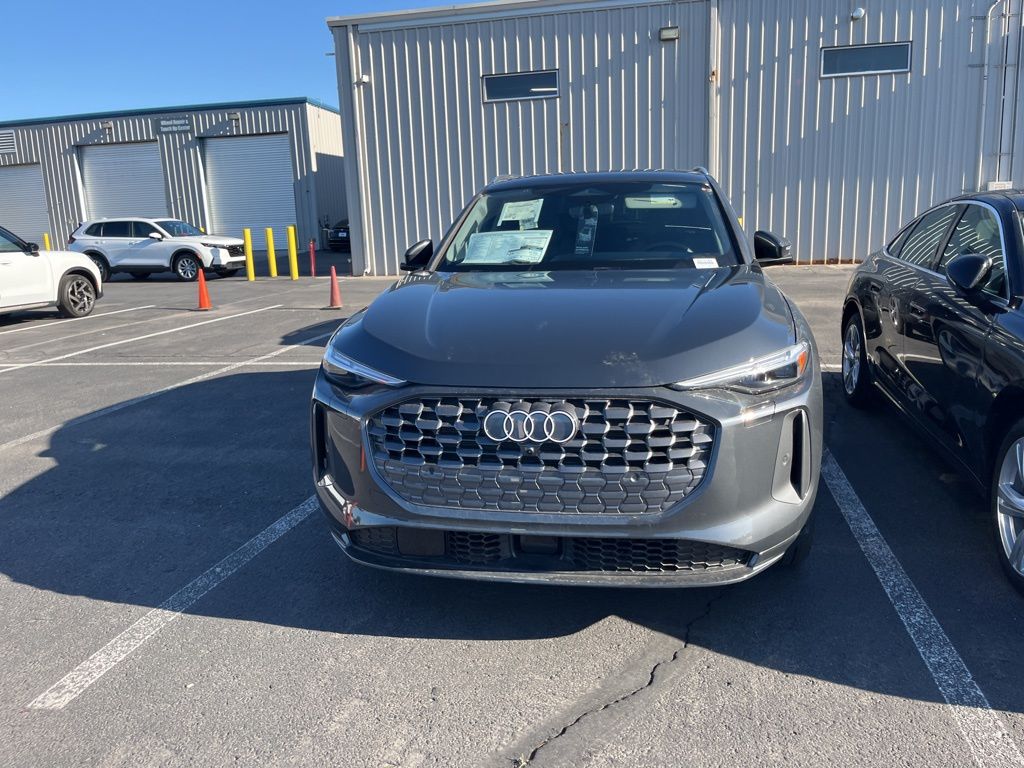 2025 Audi Q5 Premium 2