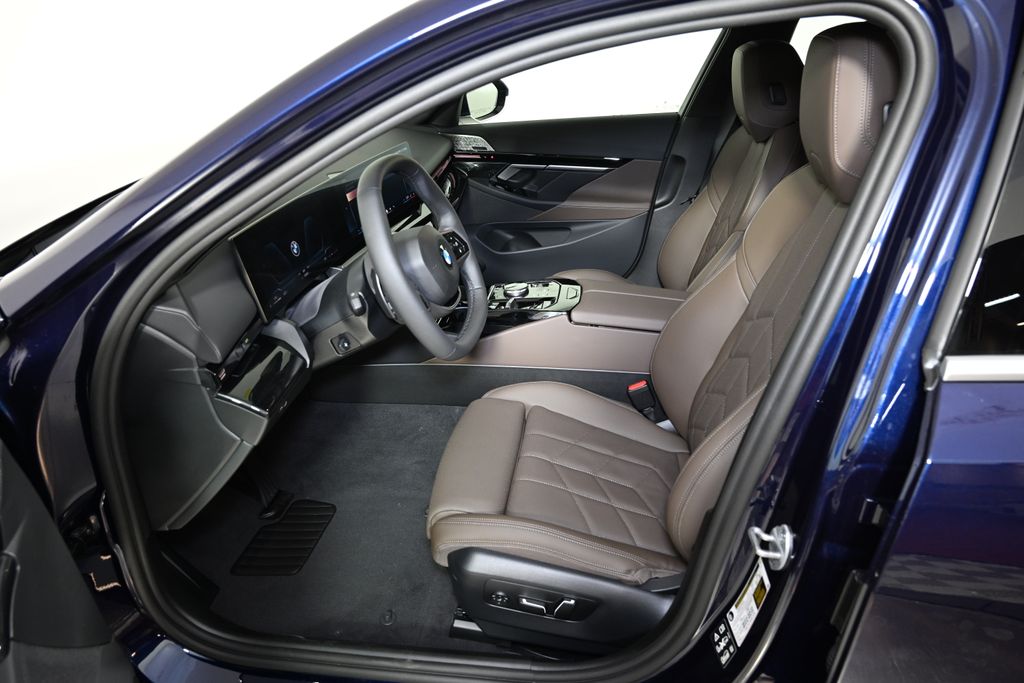 Thumbnail: 2026 BMW 5 Series - 14