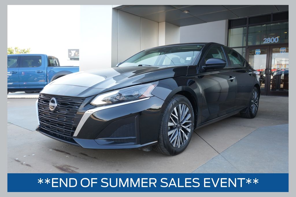 Super Black 2025 Nissan Altima Sedan Front-Wheel Drive Continuously Variable Transmission