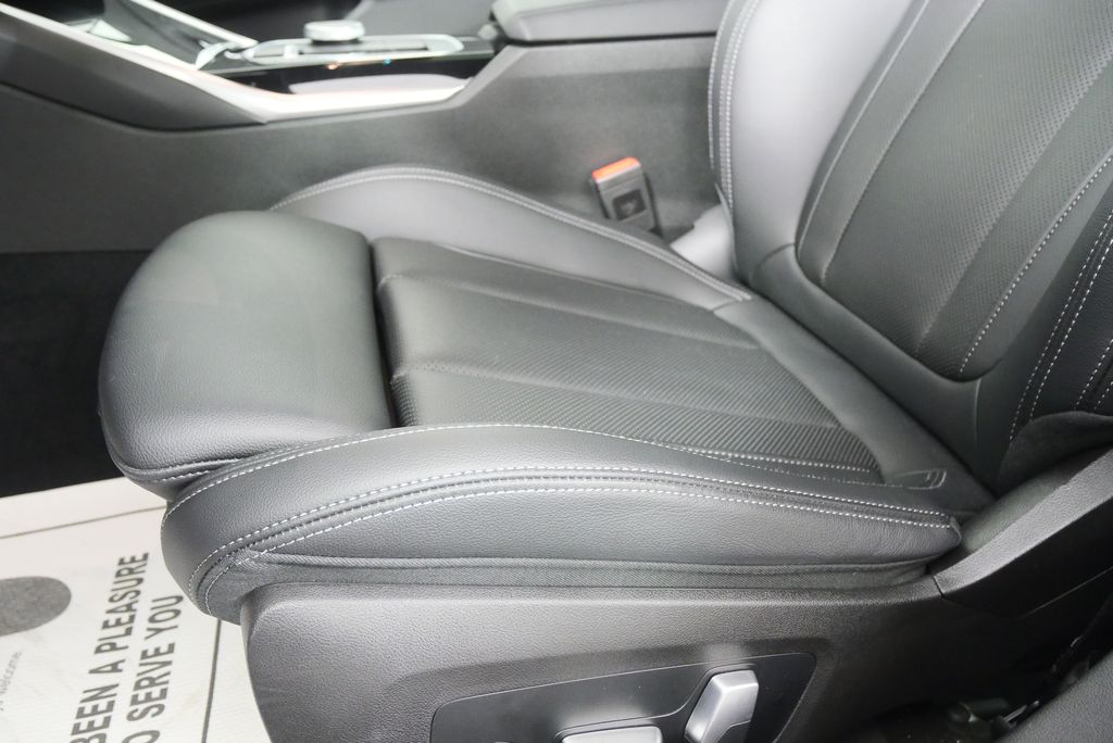 Thumbnail: 2023 BMW 3 Series - 10