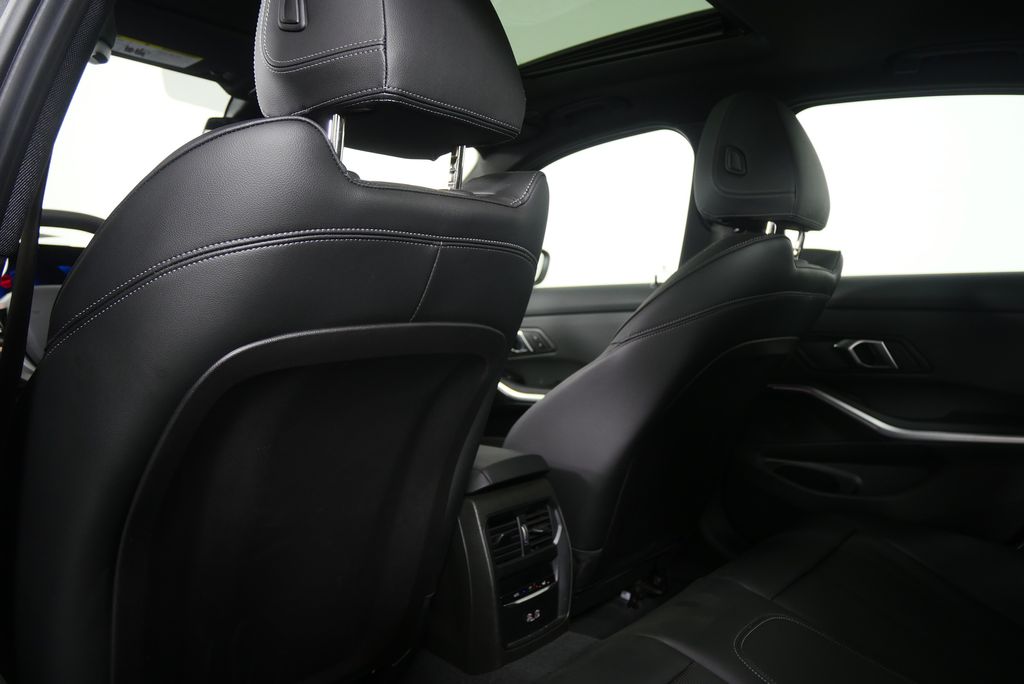 Thumbnail: 2025 BMW 3 Series - 19