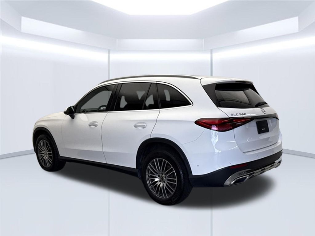 Thumbnail: 2024 Mercedes-Benz GLC - 3