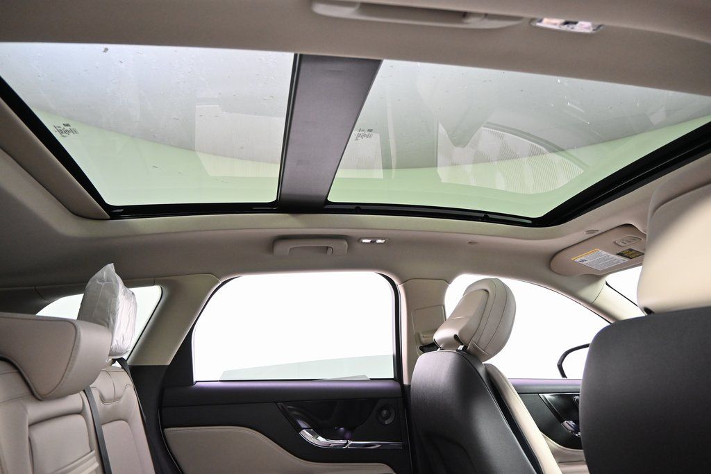 New 2026 White Lincoln Reserve image 15