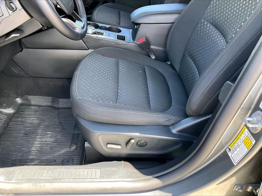 2025 Ford Escape — photo 33