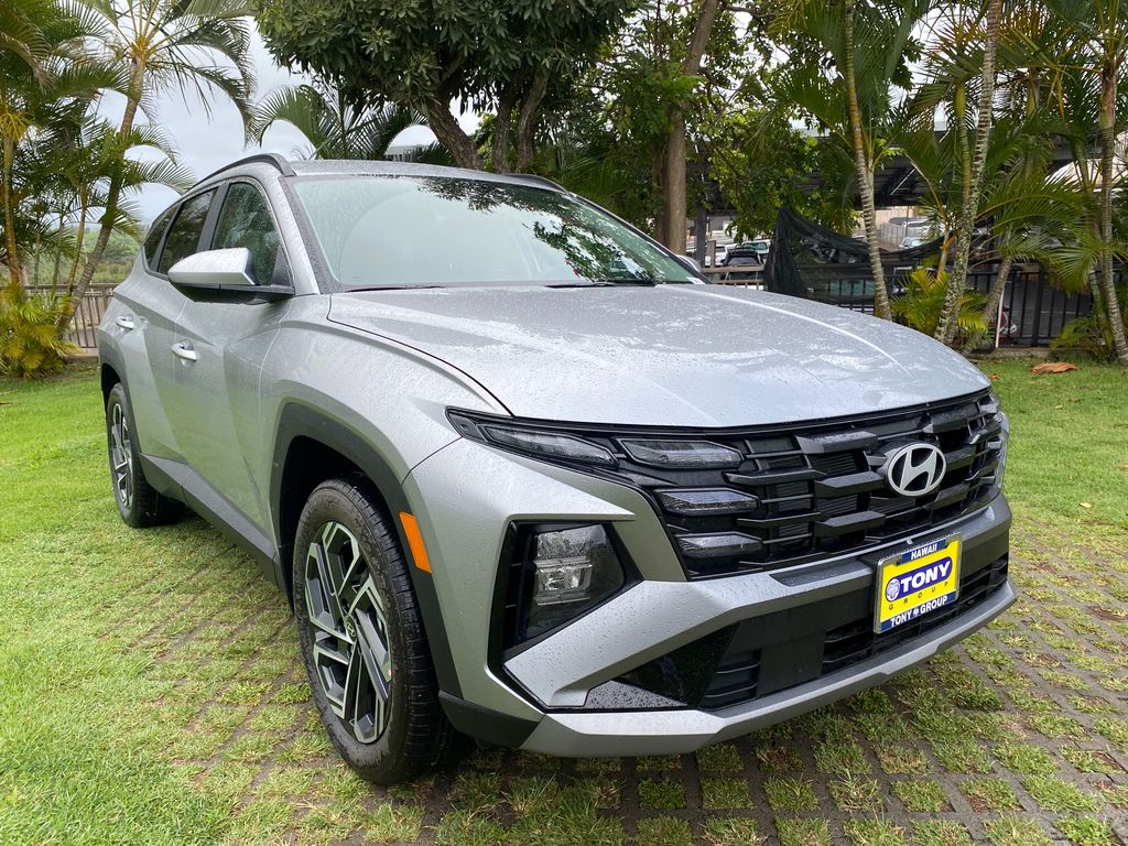 Shimmering Silver 2026 Hyundai Tucson SUV / Crossover Front-Wheel Drive 8-Speed Automatic