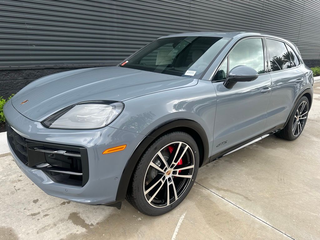 2025 Porsche Cayenne GTS 3