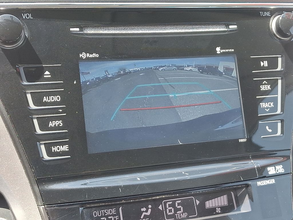 2015 Toyota Prius v Three 18