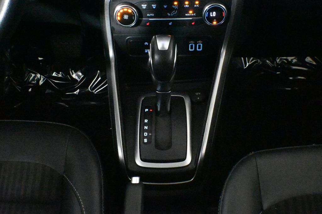 2019 Ford EcoSport SES 26