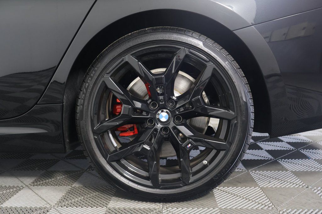 2025 BMW 3 Series 330i 10