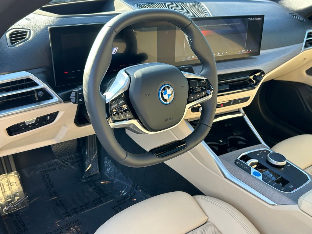 Thumbnail: 2025 BMW i4 - 13