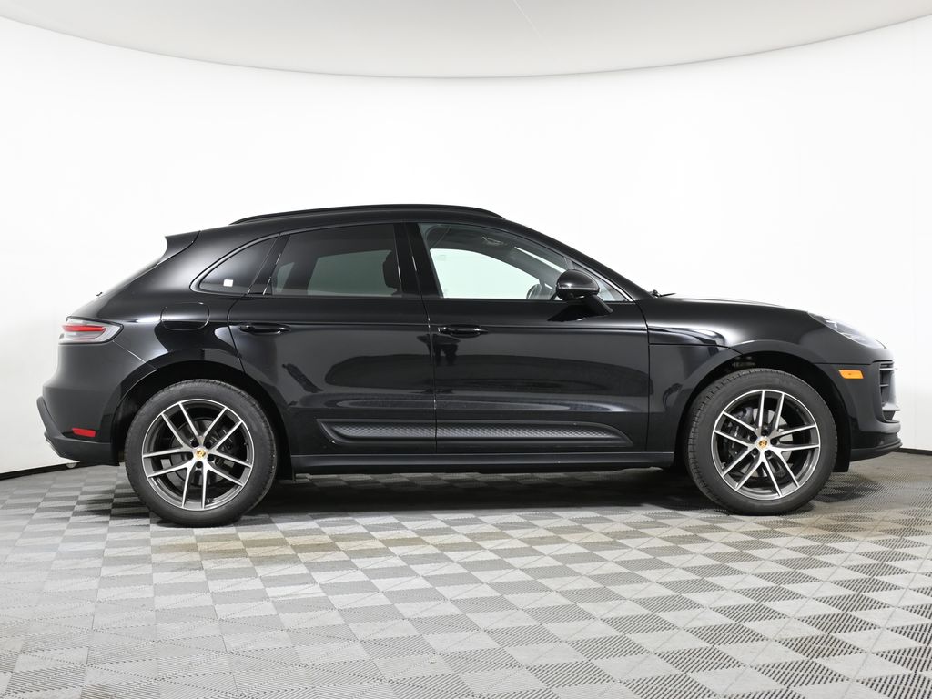 2024 Porsche Macan  8