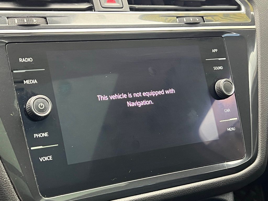 Thumbnail: 2022 Volkswagen Tiguan - 12